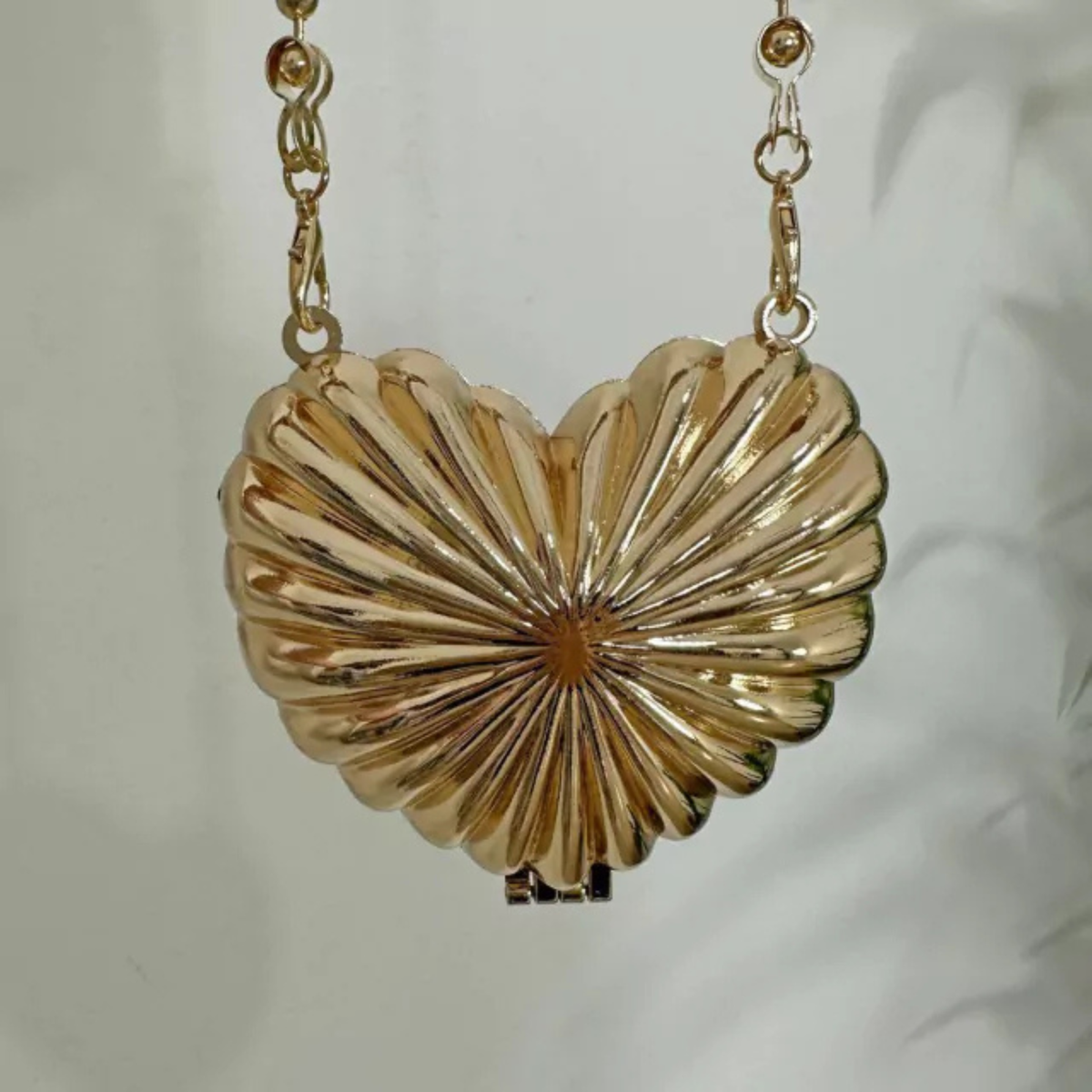 Chic Gold Heart Bag – Trendy Mini Party Clutch for Women